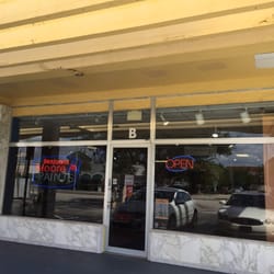 REGAL PAINT - Ft.Lauderdale - Front entrance