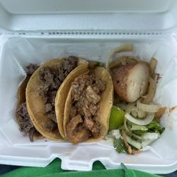 Taco Rey - Tacos de chicharrón verde barbacoa y bistec