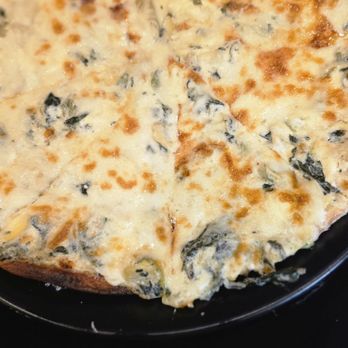 Curtain Call Lounge - Spinach and Artichoke pizza - Wine Bars Near Me - Saint Louis, Missouri