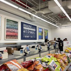 Old Navy - Cashier Counter/Snack Section