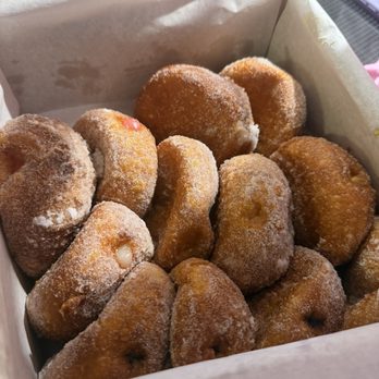 Leonard's Bakery - Filled box: guava, chocolate, coconut - Bakeries Near Me - Honolulu, Hawaii