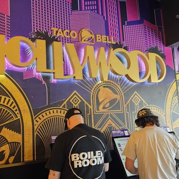 Taco Bell Cantina Cantina - Fast Food Near Me - Hollywood, California