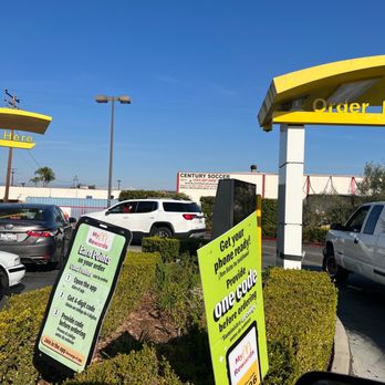 McDonald's - cars parked in a parking lot - Fast Food Near Me - City Of Commerce, California McDonald's - cars parked in a parking lot - Fast Food Near Me - City Of Commerce, California