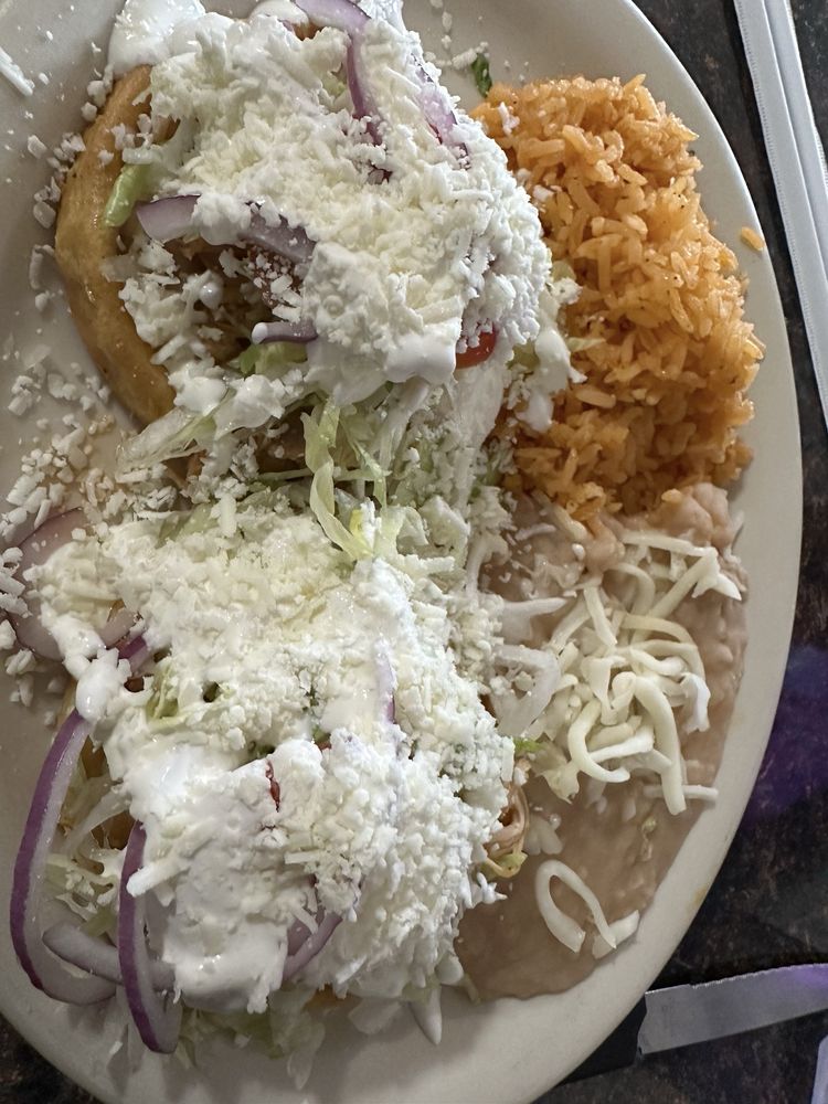 Tacos La Parrilla Logo