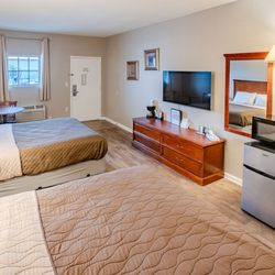 Unhitched Lake Charles - Motel Rooms