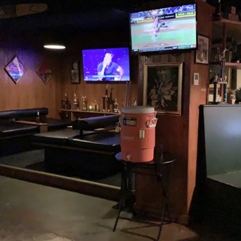 Lucky's 3 Star Bar - Inside Seating Area - Bars Near Me - Nashville, Tennessee Lucky's 3 Star Bar - Inside Seating Area - Bars Near Me - Nashville, Tennessee