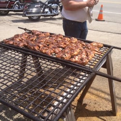 Tradesmen's Inn - Great chicken & ribs in the summer!!!