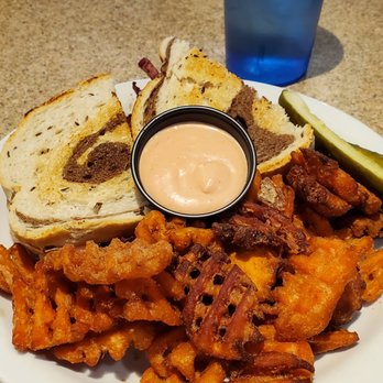 Thunderbird Restaurant - Rueben and sweet potato fries - American Near Me - Mt. Carmel Junction, Utah