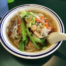 Salmon, rice noodles and mixed vegetables Salmon, rice noodles and mixed vegetables