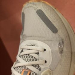 This Bowl - Great food, but the door caught my shoe and destroyed my sneaker.