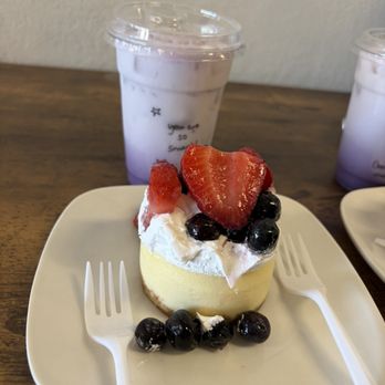 Levante Coffee - Taro Tea Latte, Cheesecake - Coffee & Tea Near Me - Chandler, Arizona