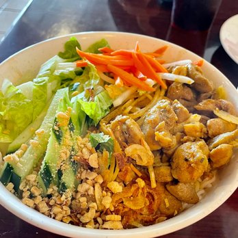 Saito & Pho II - Lemongrass chicken with vermicelli noodles - Noodles Near Me - Waianae, Hawaii