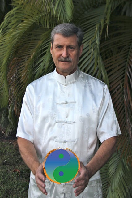 Universal Qi Gong & Tai Chi Institute Logo