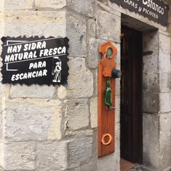 La Sidrería - Cider sampling device!