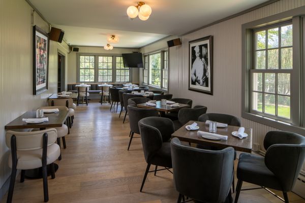 Huntting Inn by null