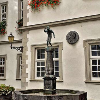 Koblenzer Altstadt - Schengel Brunnen (07/2024) - Architectural Tours Near Me - Koblenz, RP