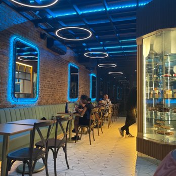 Kakes NYC - Interior - Lounges Near Me - Queens, New York