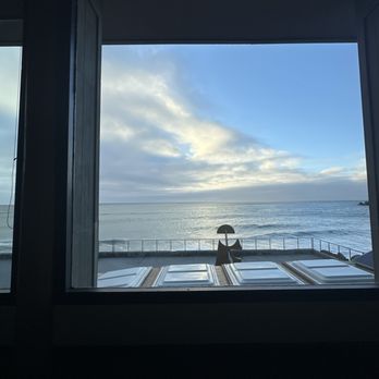 Moonraker Restaurant - New American Near Me - Pacifica, California