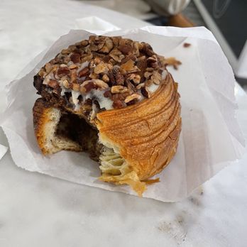 Parfait Paris - Pecan cinnamon Roll - Bakeries Near Me - La Jolla, California