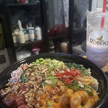 Ahipoki - love portions and service! very accommodating and let me try a few samples since it was my first time visiting! - Seafood Near Me - San Fernando, California