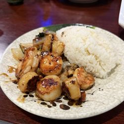 Teriyaki Scallops & Shrimp with White Rice