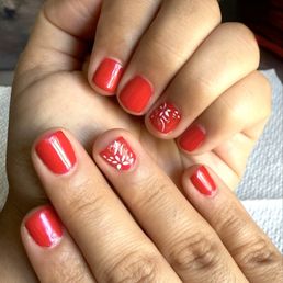 My toes were the same color and simple flower design.. this picture doesn't do it justice but i loved them!