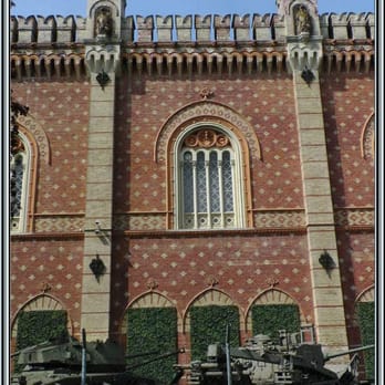 Schweizergarten - Freilichtobjekte vom Militärmuseum - Parks Near Me - Vienna, 9