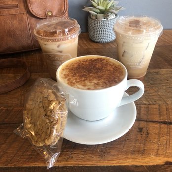 Foxtail Coffee - Hunters Creek - Oatmeal cream pie, hot pumpkin latte, cold chai with oatmeal/almond milk - Ice Cream & Frozen Yogurt Near Me - Orlando, Florida