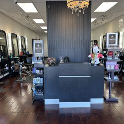 88 West Salon & Lounge - View upon entering the salon.