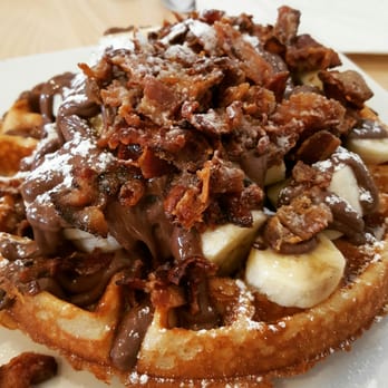 L'Oeufrier - Waffles with Nutella and Bacon - Breakfast & Brunch Near Me - Laval, Quebec