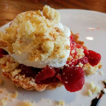 The North House - Strawberry shortcake - American Near Me - Avon, Connecticut The North House - Strawberry shortcake - American Near Me - Avon, Connecticut