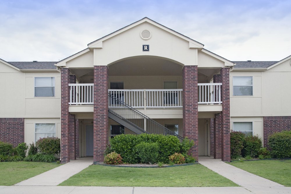 EASTWOOD APARTMENTS Updated September 2024 26 Photos 2200 East