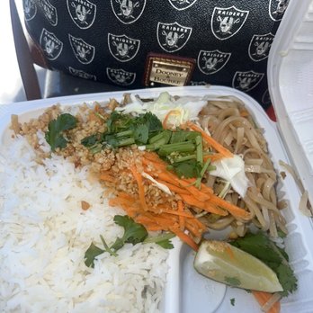 Calgang Thai Eatery - Pad Thai - Thai Near Me - San Rafael, California