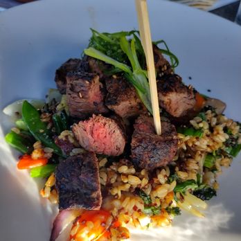 Yard House - Steak Bowl (500 cal) - Bars Near Me - Long Beach, California