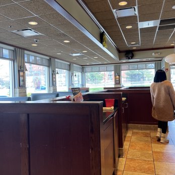 Kelly's Roast Beef - Inside - Sandwiches Near Me - Medford, Massachusetts Kelly's Roast Beef - Inside - Sandwiches Near Me - Medford, Massachusetts