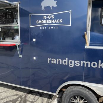 R&G’s Smoke Shack - Here is a picture of the place, hauled behind a nice truck. Lots of room in the back for their smokers. Very nice and clean. - Barbeque Near Me R&G’s Smoke Shack - Here is a picture of the place, hauled behind a nice truck. Lots of room in the back for their smokers. Very nice and clean. - Barbeque Near Me
