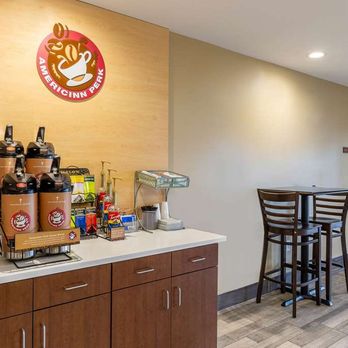 AmericInn by Wyndham Jefferson - Breakfast Area - Hotels Near Me - Jefferson, Wisconsin AmericInn by Wyndham Jefferson - Breakfast Area - Hotels Near Me - Jefferson, Wisconsin