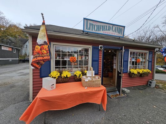 Litchfield Candy Company by null