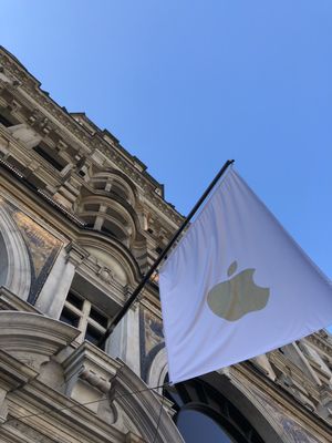 Apple Regent Street by null