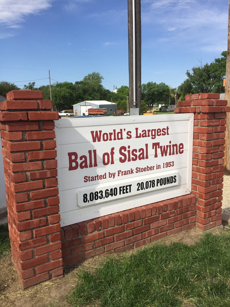 THE WORLD’S LARGEST BALL OF TWINE Updated May 2024 41 Photos & 16