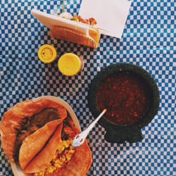 Doña Toña - Taco de Huevo con Frijoles & Taco de Mole Verde con Costilla