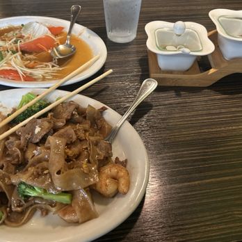 Rose Apple - Pad See Ew Noodles Green Papaya Salad - Thai Near Me - San Bernardino, California Rose Apple - Pad See Ew Noodles Green Papaya Salad - Thai Near Me - San Bernardino, California
