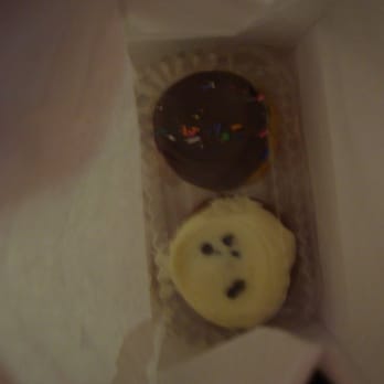 Sweet Mandy B's - cupcakes to go - Bakeries Near Me - Chicago, Illinois