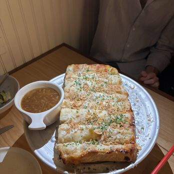 Stretch Pizza - French onion pizza - Pizza Near Me - New York, New York Stretch Pizza - French onion pizza - Pizza Near Me - New York, New York