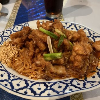 Thai Bistro - Crispy Chicken Pad Thai Special - Thai Near Me - New Port Richey, Florida Thai Bistro - Crispy Chicken Pad Thai Special - Thai Near Me - New Port Richey, Florida