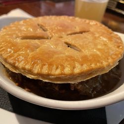 Quips Pub - Steak Pie special
