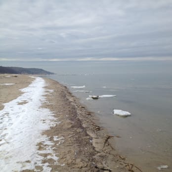 Pavilion at Sunken Meadow - Icebergs floating along the shore. Beautiful. - Parks Near Me - Kings Park, New York