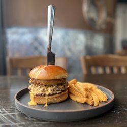 Old Herald Brewery & Distillery - Brewers Smash Burger
