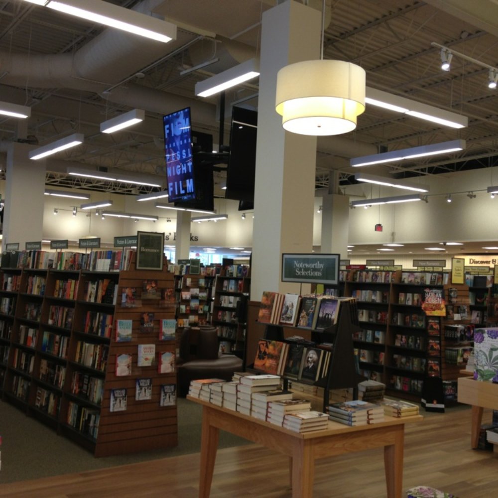 Barnes & Noble - Books well organized - Bookstores Near Me - Fredericksburg, Virginia