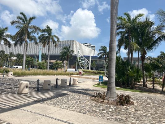Marina Puerto Cancún by null